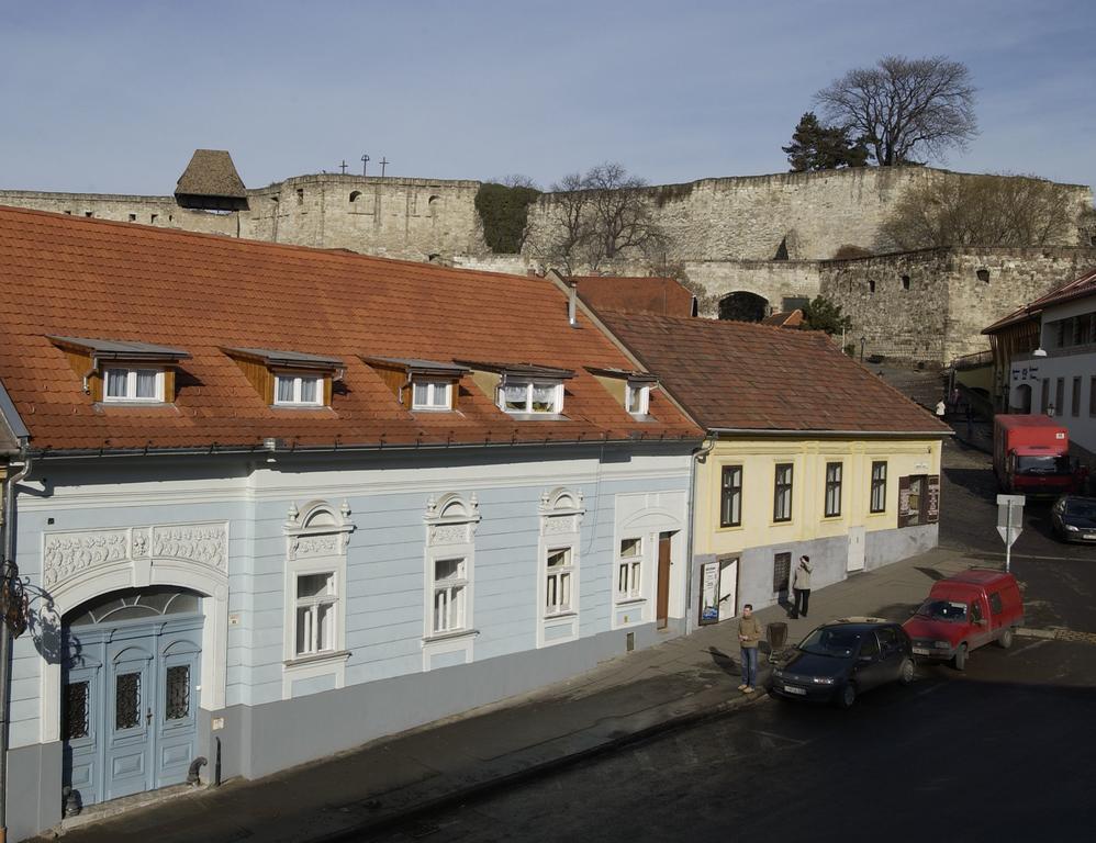 Várkapu Panzió Eger Esterno foto
